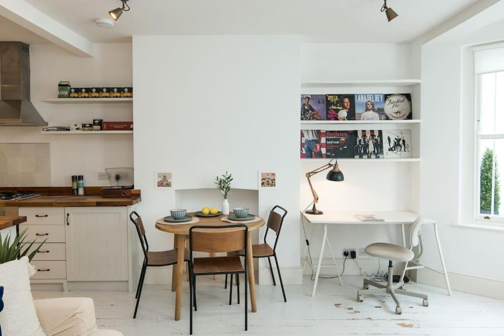 Charming 2-Bed Flat In The Heart Of Nottinghill - Steps From Portobello Rd Market And Nottinghill Bookshop Londres Exterior foto